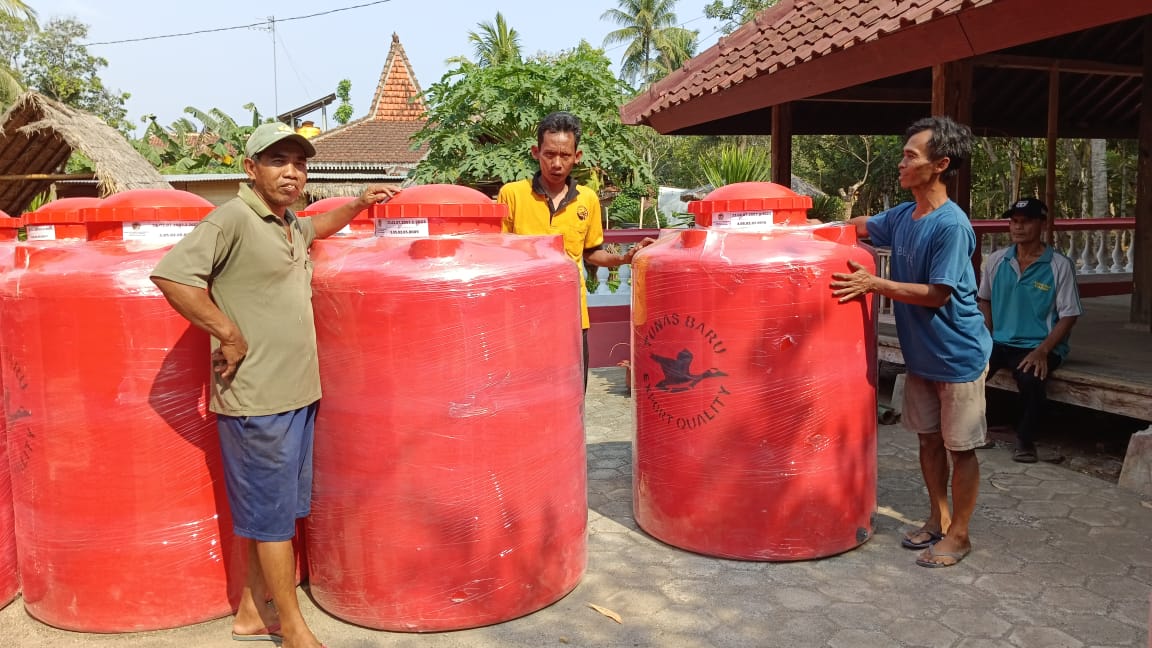 Pembagian Toren Untuk Kurangi Efek Kekeringan