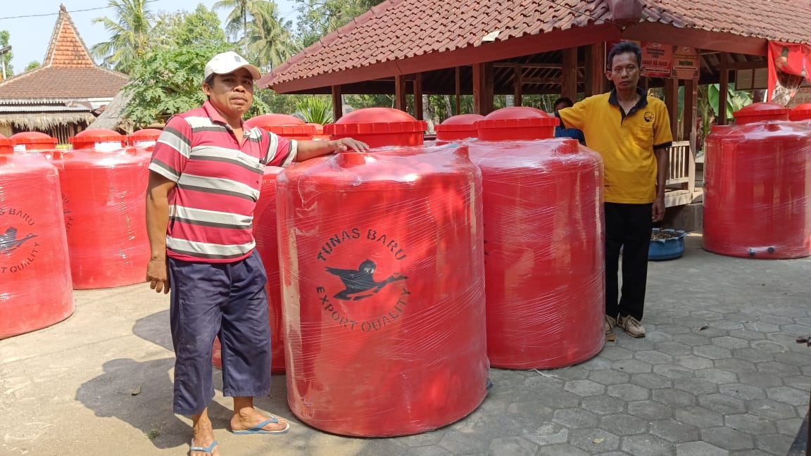 Pembagian Toren Untuk Kurangi Efek Kekeringan