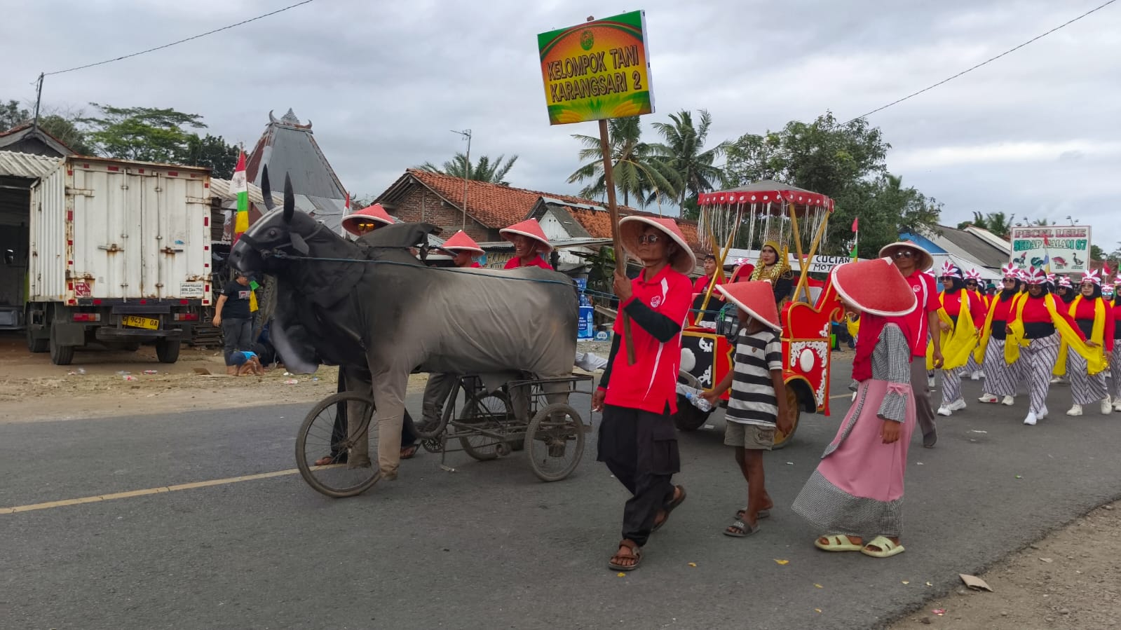 Desa Karanggedang Ikut Meriahkan Karnaval HUT RI Tingkat Kecamatan Sumpiuh