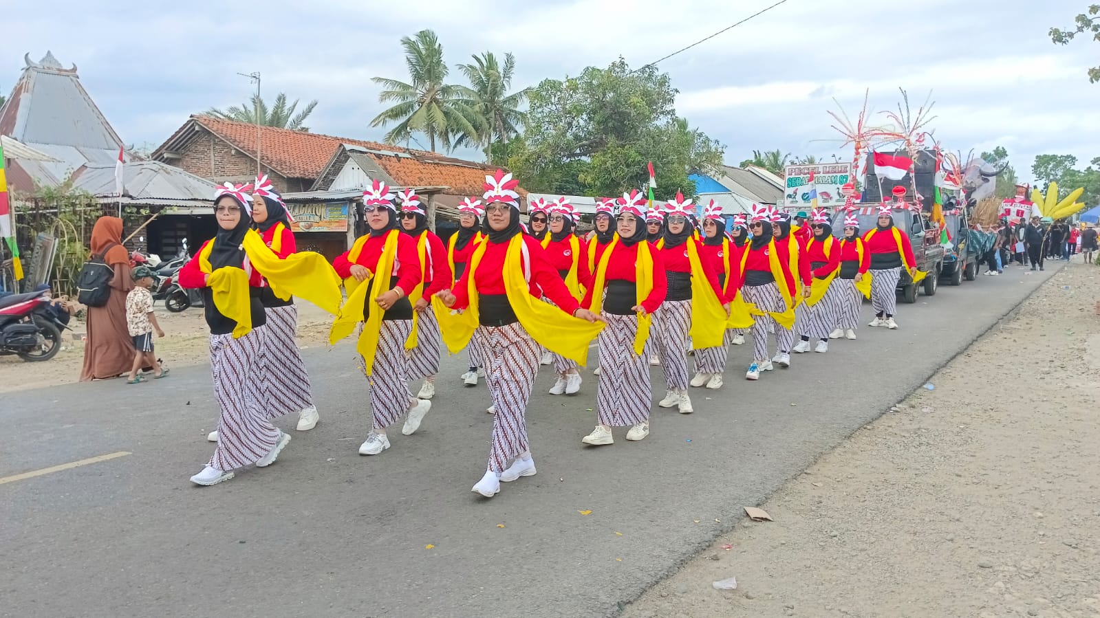 Desa Karanggedang Ikut Meriahkan Karnaval HUT RI Tingkat Kecamatan Sumpiuh