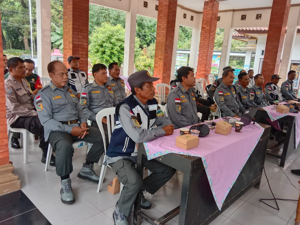 Pelatihan Kesiapsiagaan dan Simulasi Terhadap Bencana Bagi Linmas