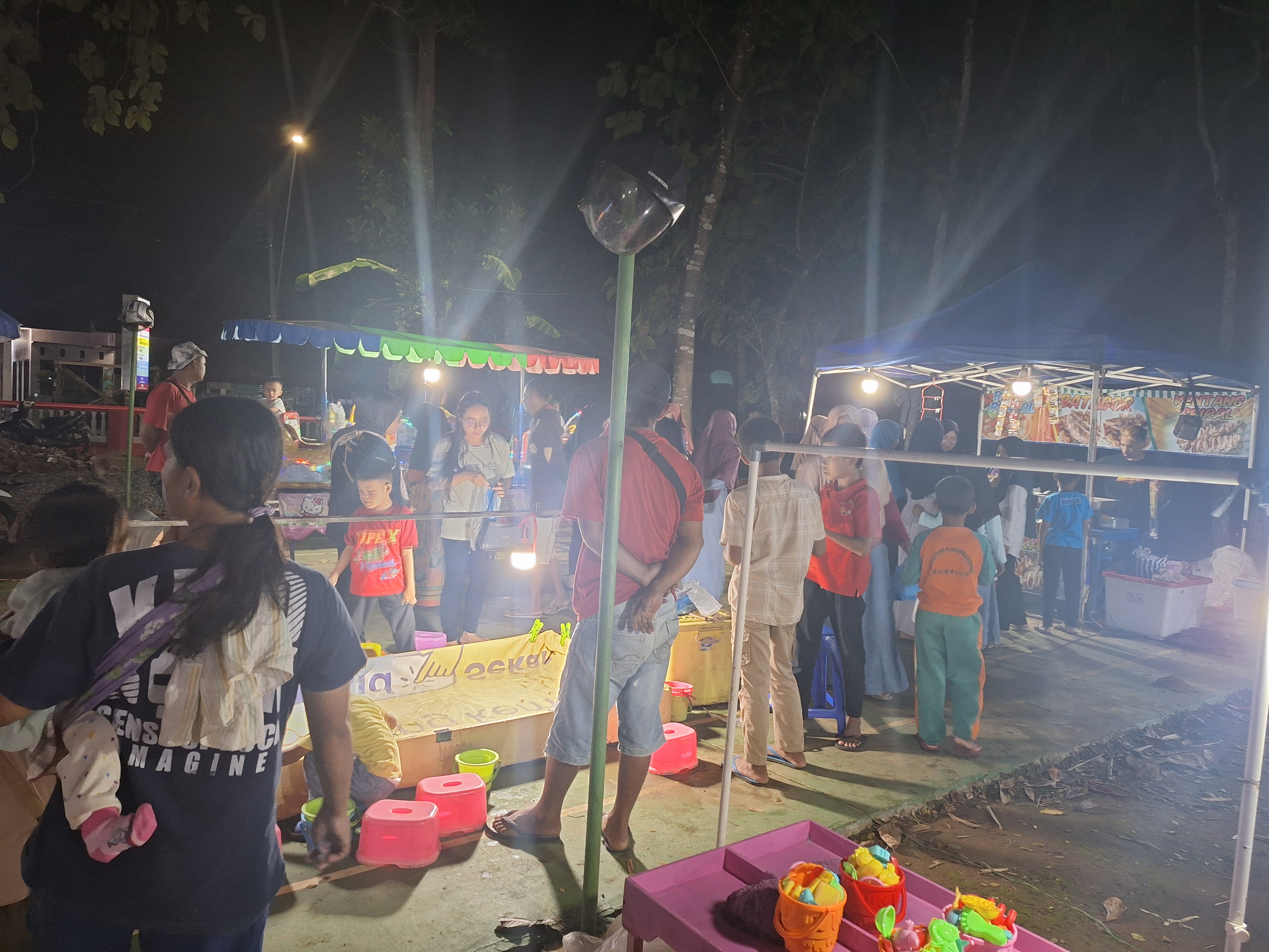 Pasar Malam di Desa Karanggedang