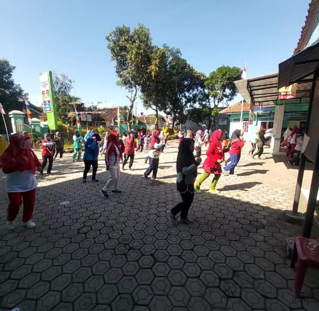 SENAM BERSAMA IBU IBU WARGA KELURAHAN KEBOKURA