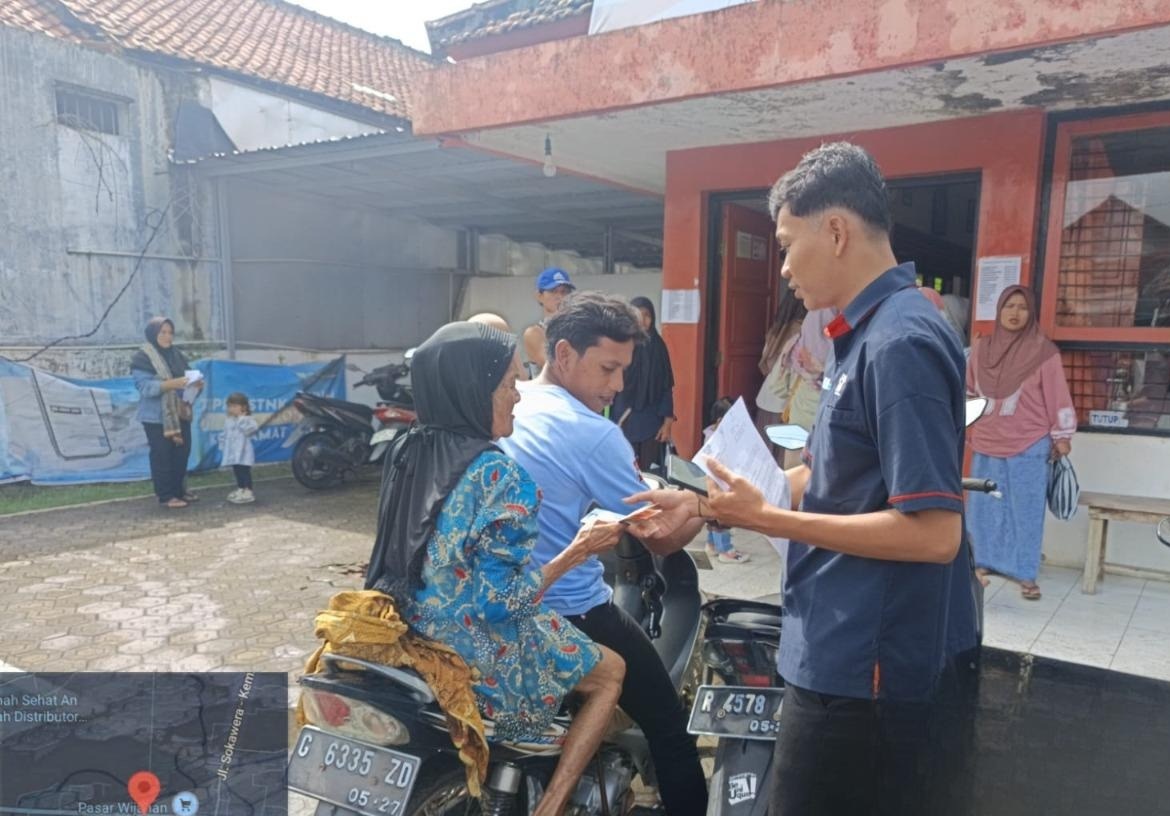 Monitoring Penyaluran BLT Kesra di Kantor Pos Kecamatan Kemranjen