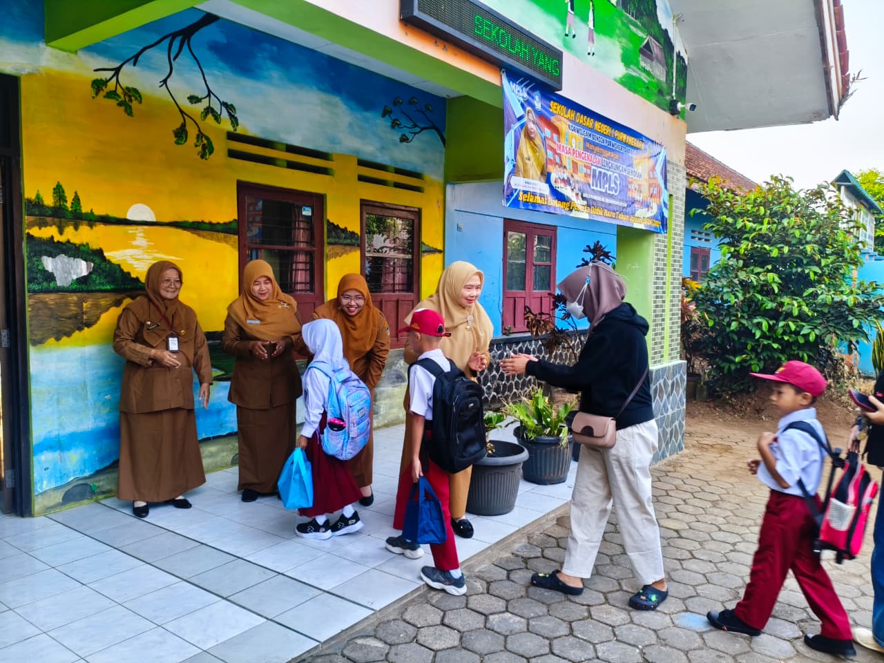 Menyambut Siswa