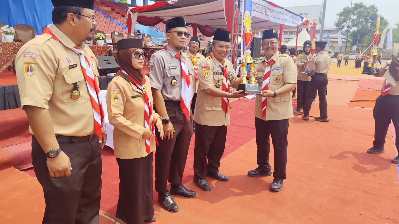 Penerimaan Piala Juara 1 Gugus Depan Mantap