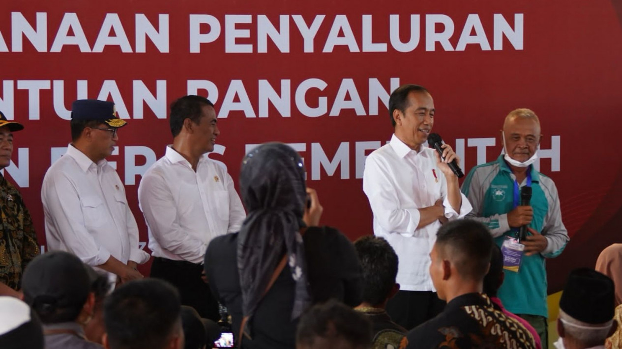 Sambutan Presiden Jokowi dalam acara Penyerahan Bantuan Cadangan Beras Pemerintah di Gudang Bolug Klahang Sokaraja