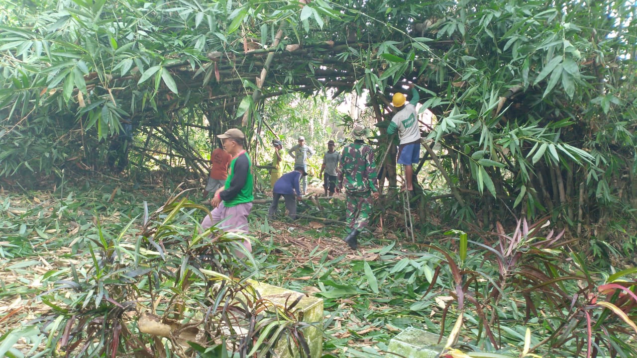 kerjabakti pembersihan makam