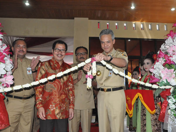 Peresmian Gedung Pusat Layanan Usaha Terpadu (PLUT)