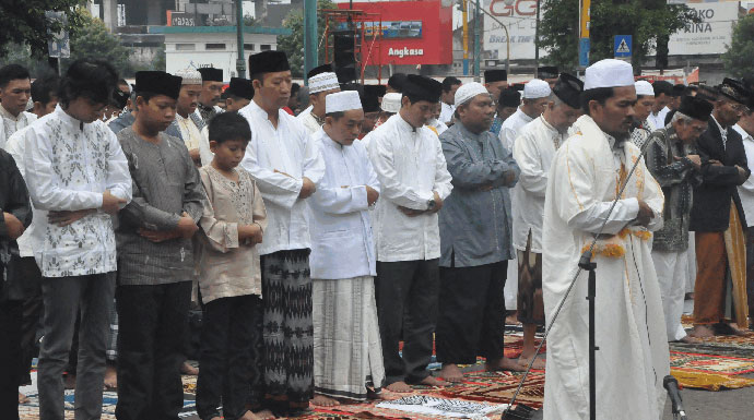 Jamaah Shalat Idhul Fitri Padati Alun-alun Purwokerto