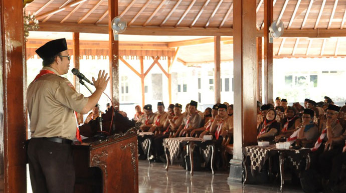 Bupati Buka Seminar Kepramukaan