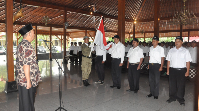 Bupati Lantik Kader Siaga Trantib Tingkat Kabupaten