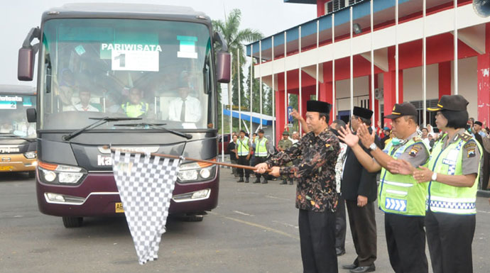 Kloter 48 dilepas Bupati Banyumas