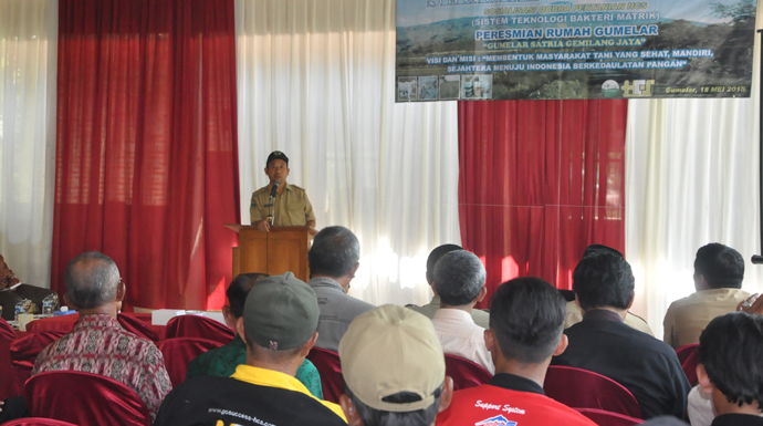 Bupati Inginkan Petani Beralih Ke Pupuk Organik