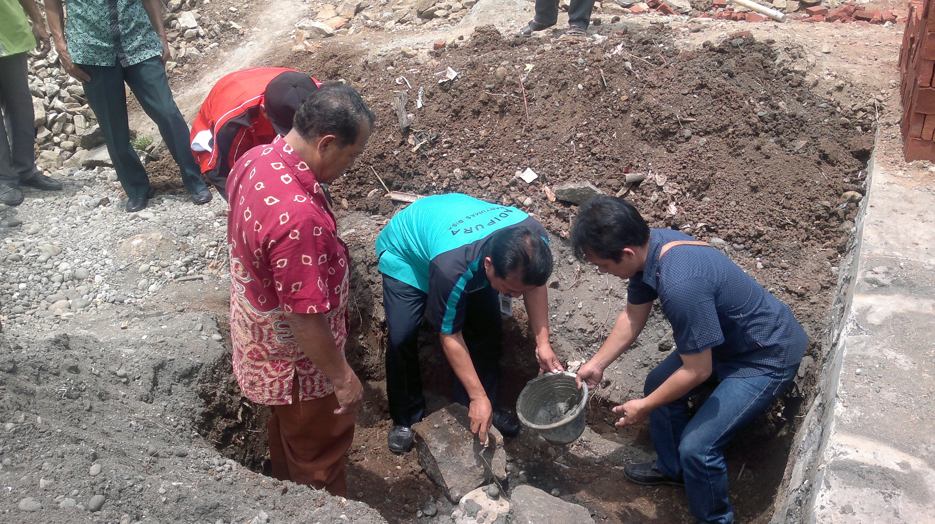 PEMBANGUNAN GUDANG EDUKASAI PENGELOLAAN SAMPAH DAN KANTOR BANK SAMPAH MANDIRI KELURAHAN PURWOKERTO LOR  KECAMATAN PURWOKERTO TIMUR