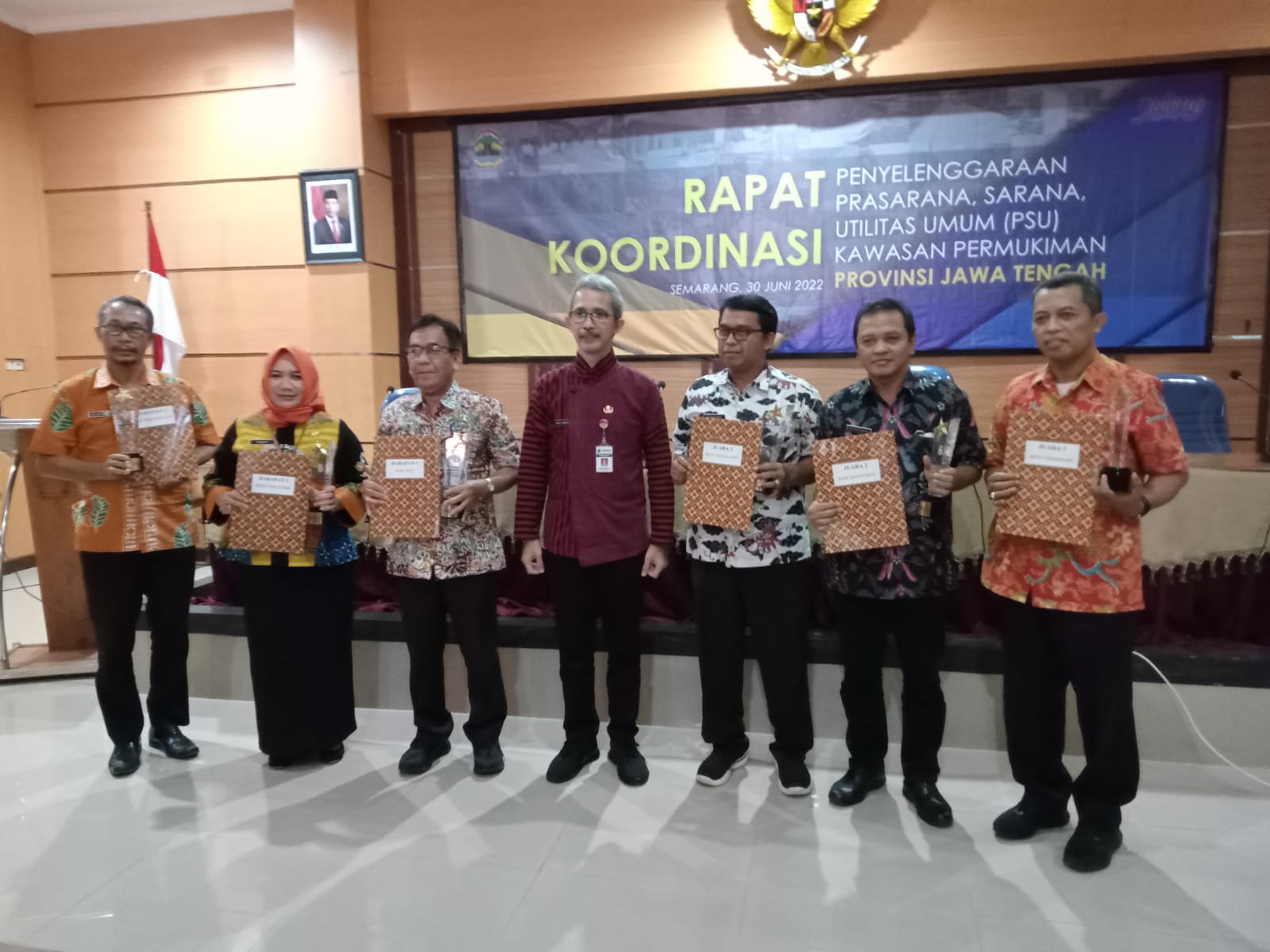 Penyerahan Piagam Penghargaan Lomba Hari Habitat Tahun 2022