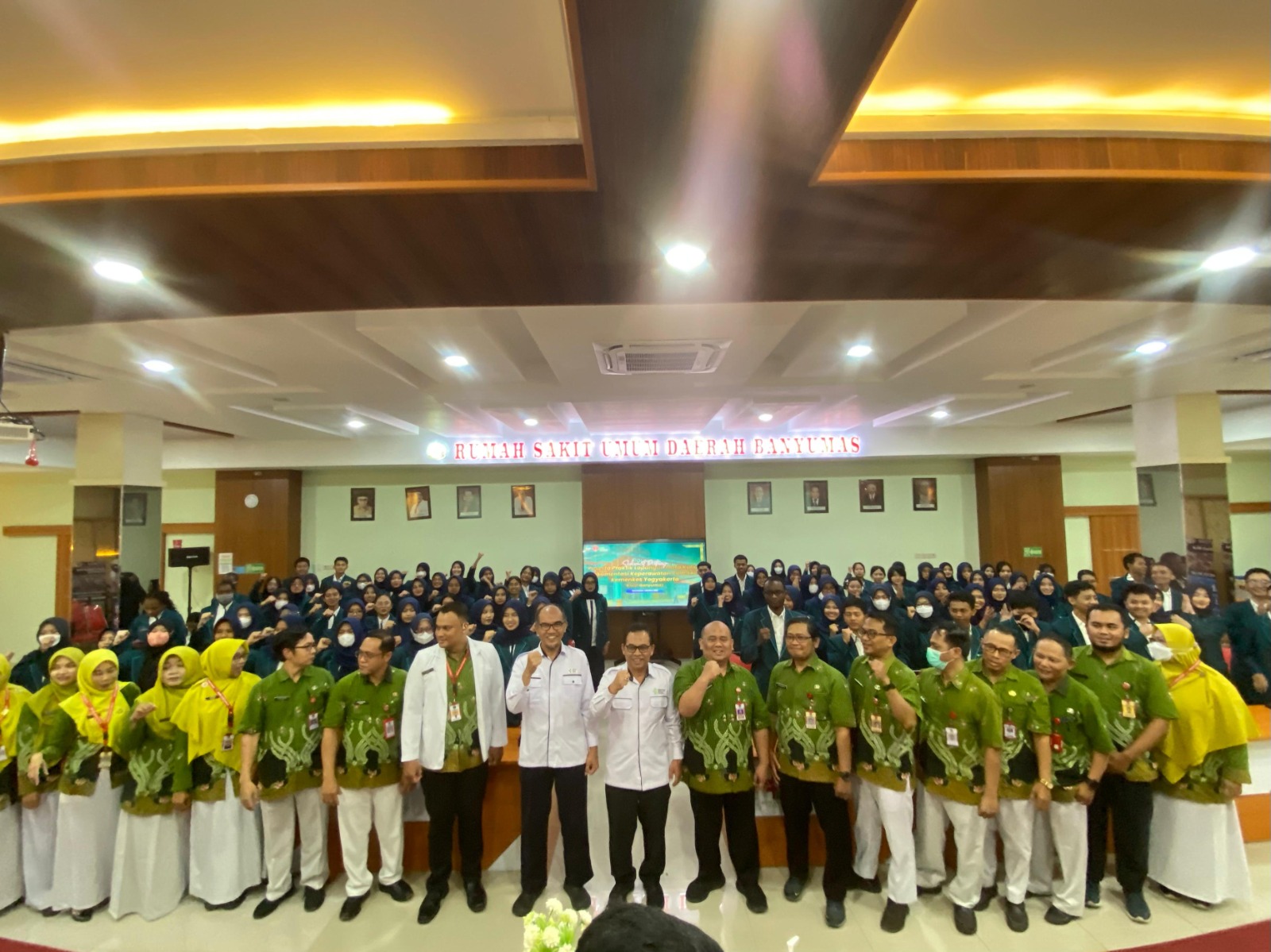 100 Mahasiswa Keperawatan Poltekkes Kemenkes Yogyakarta Praktik Dokumentasi Keperawatan