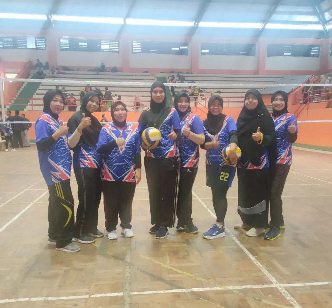 TIM LOMBA VOLLY PUTRI MENDAPATKAN JUARA 3 BERSAMA DALAM LOMBA HKN 2022