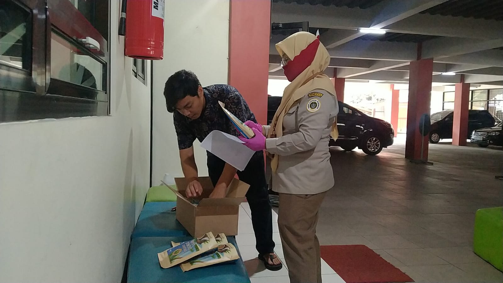 Eksportir dari Cv. Permata satria ke gerai Karantina Cilacap kelas l di MPP, Ekspor gula organik, (coconut Sugar) dengan jumlah total 2 ton, tujuan Unit emira Arab _ Dubai.