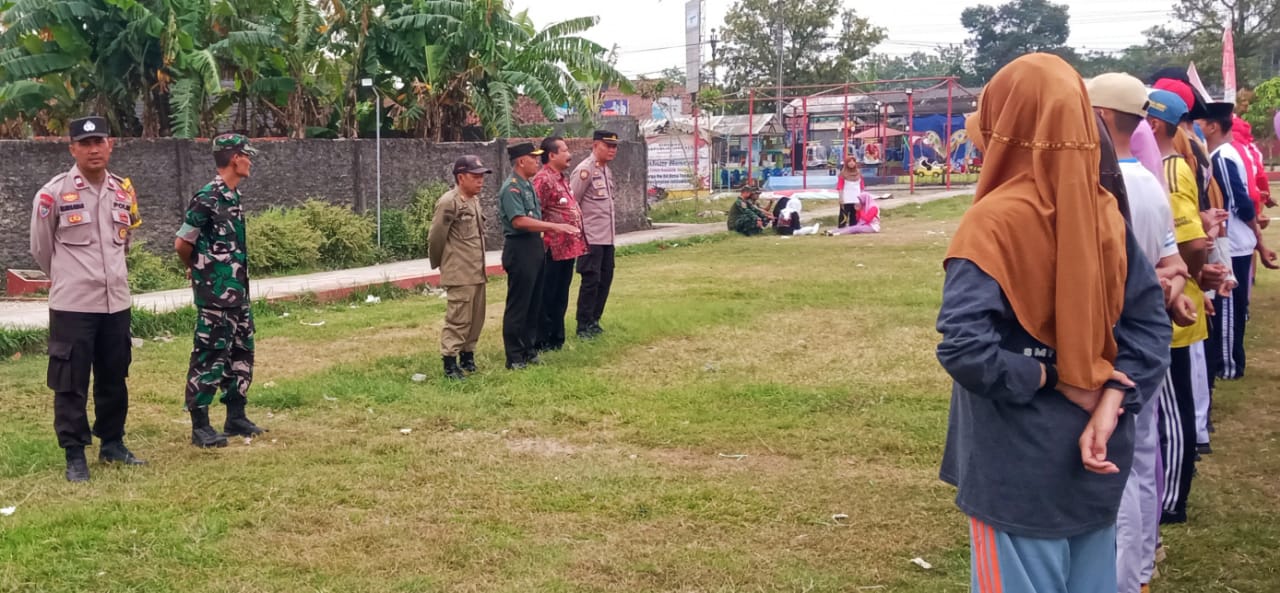 Camat Jatilawang memantau persiapan pasukan Paskibraka tingkat kecamatan