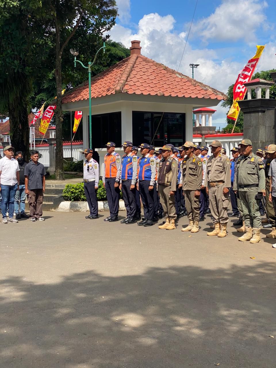 PAM Aksi Damai dalam rangka May Day dan Hari Pendidikan Nasional