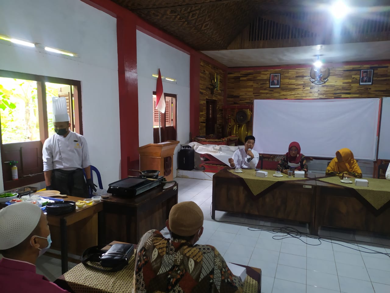 Sosialisasi Perizinan Berusaha dan Cooking Class Dalam Rangka Turut Serta Menurunkan Angka Stunting di Kecamatan Somagede