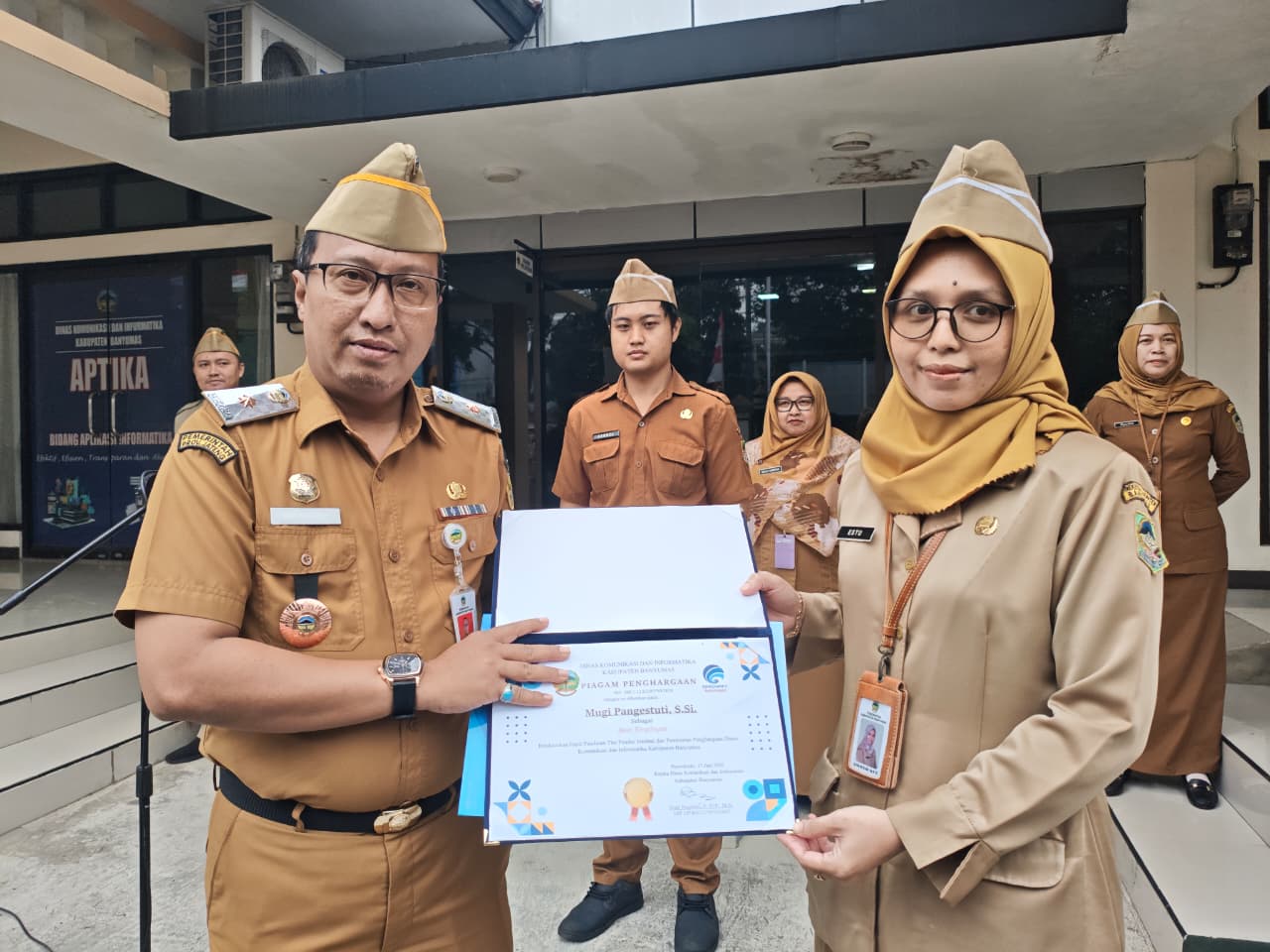 Mugi Pangestuti Raih Penghargaan Best Employee Dinkominfo Kabupaten Banyumas