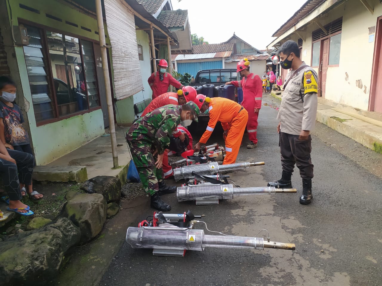 Fogging Tahap 1 dan 2 Desa Purbadana Kecamatan Kembaran