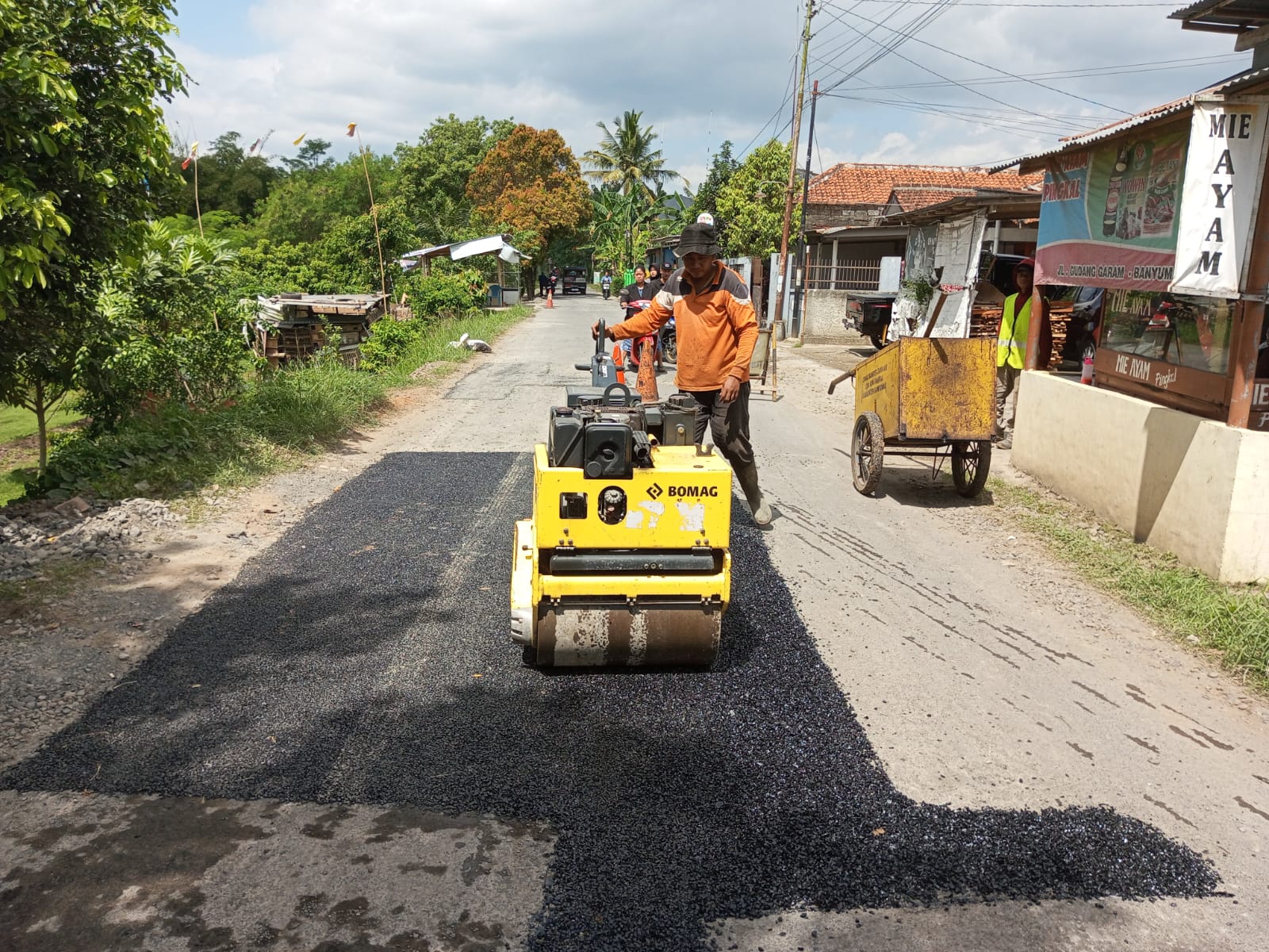 Pemeliharaan Rutin Tim Reaksi Cepat Ruas Jalan Tam
