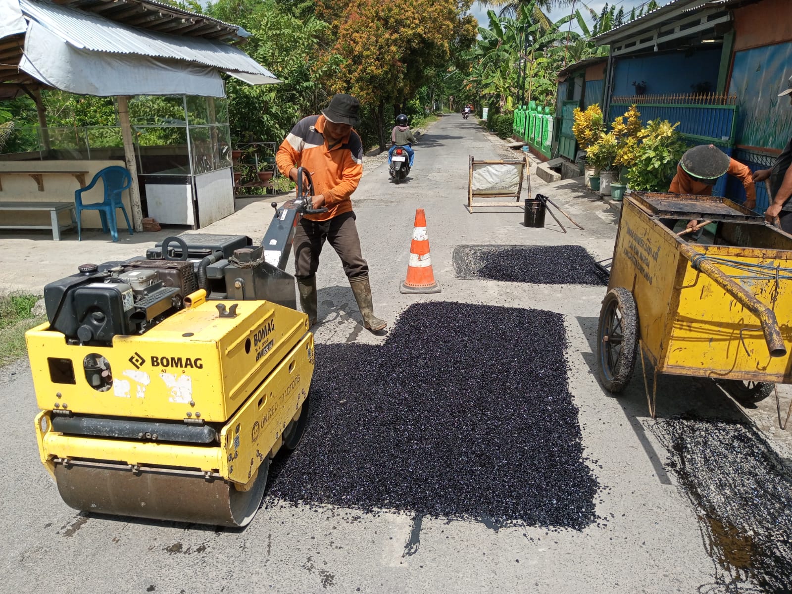 Pemeliharaan Rutin Tim Reaksi Cepat Ruas Jalan Tam