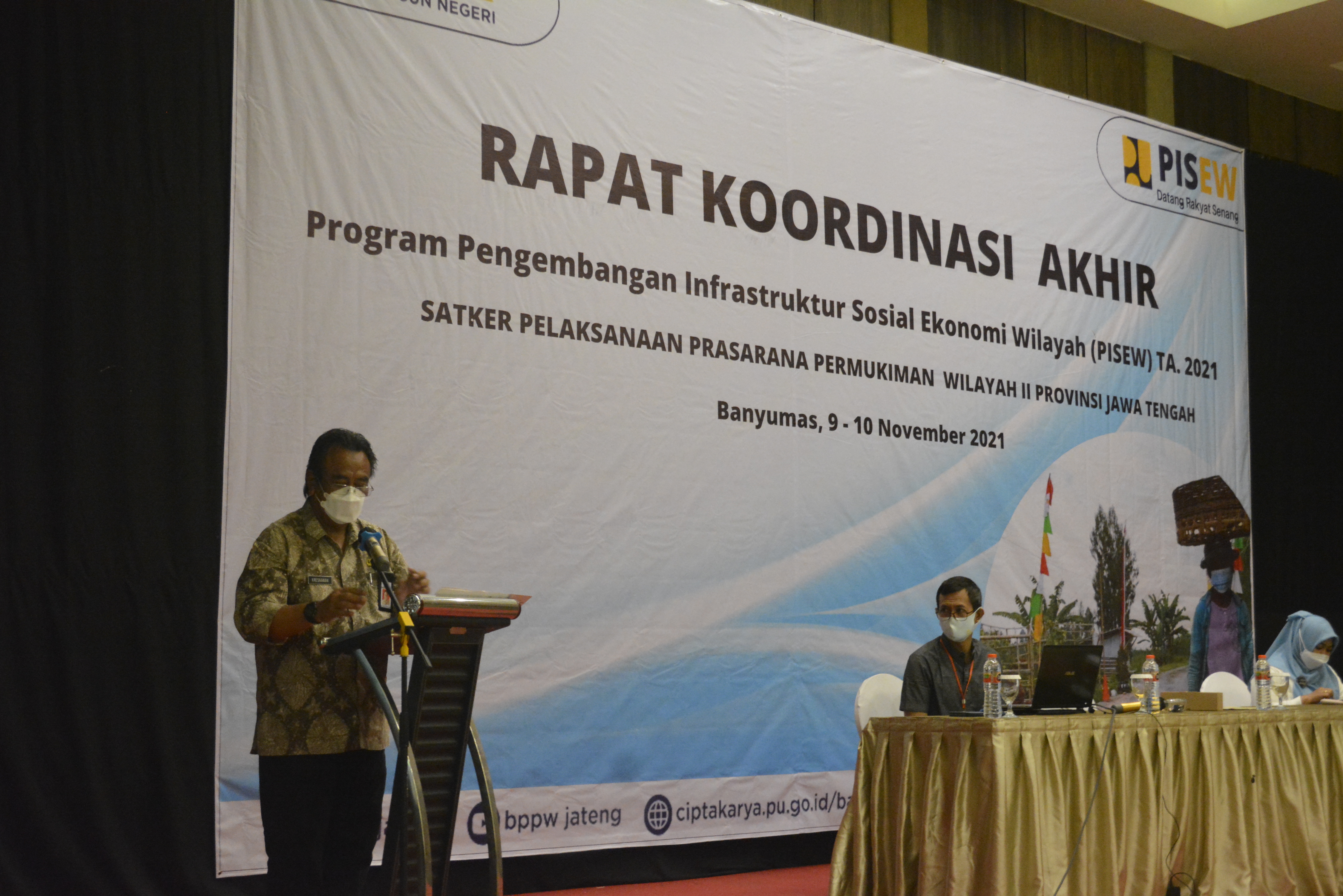 Rapat Koordinasi Akhir Program Pengembangan Infrastruktur Sosial Ekonomi Wilayah (PISEW) Tahun Anggaran 2021