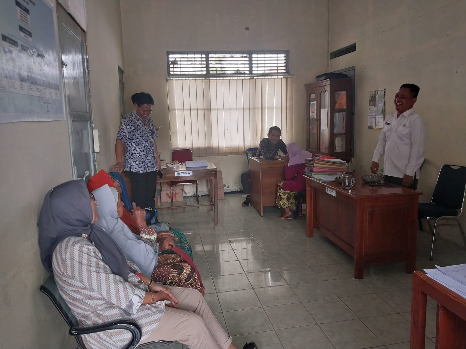 Pendistribusian Bantuan Sosial Lansia Kecamatan Kemranjen