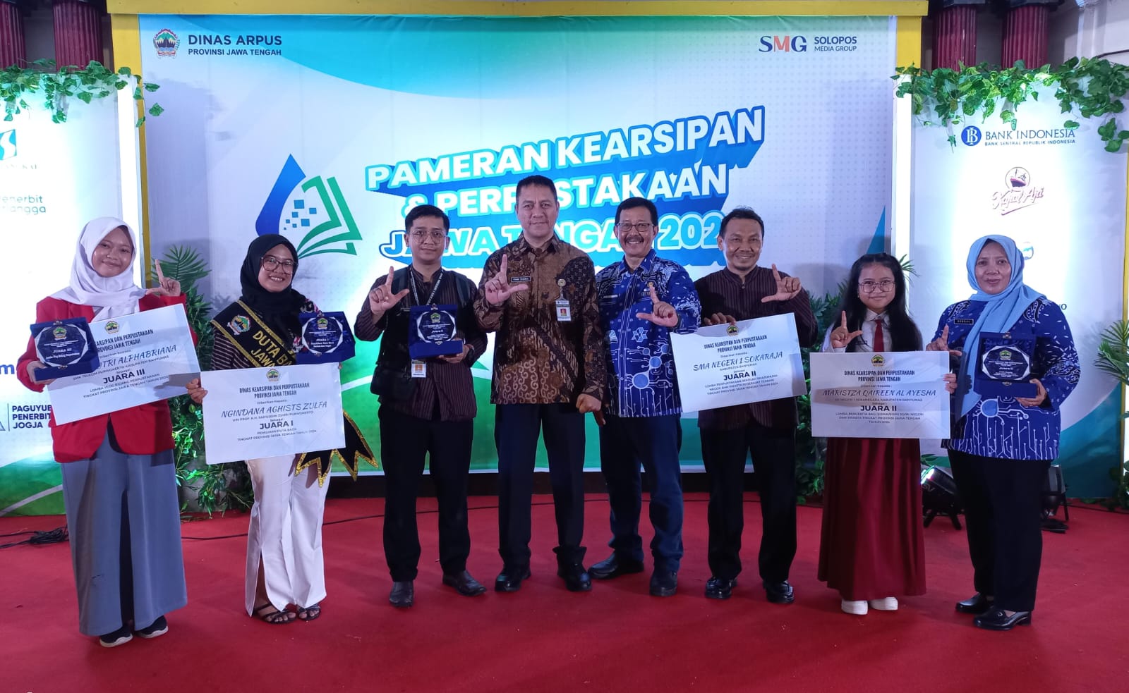 Dinas Arsip dan Perpustakaan Daerah Kabupaten Banyumas berhasil memborong piala kejuaraan yang dilombakan oleh Dinas Kearsipan dan Perpustakaan Provinsi Jawa Tengah.