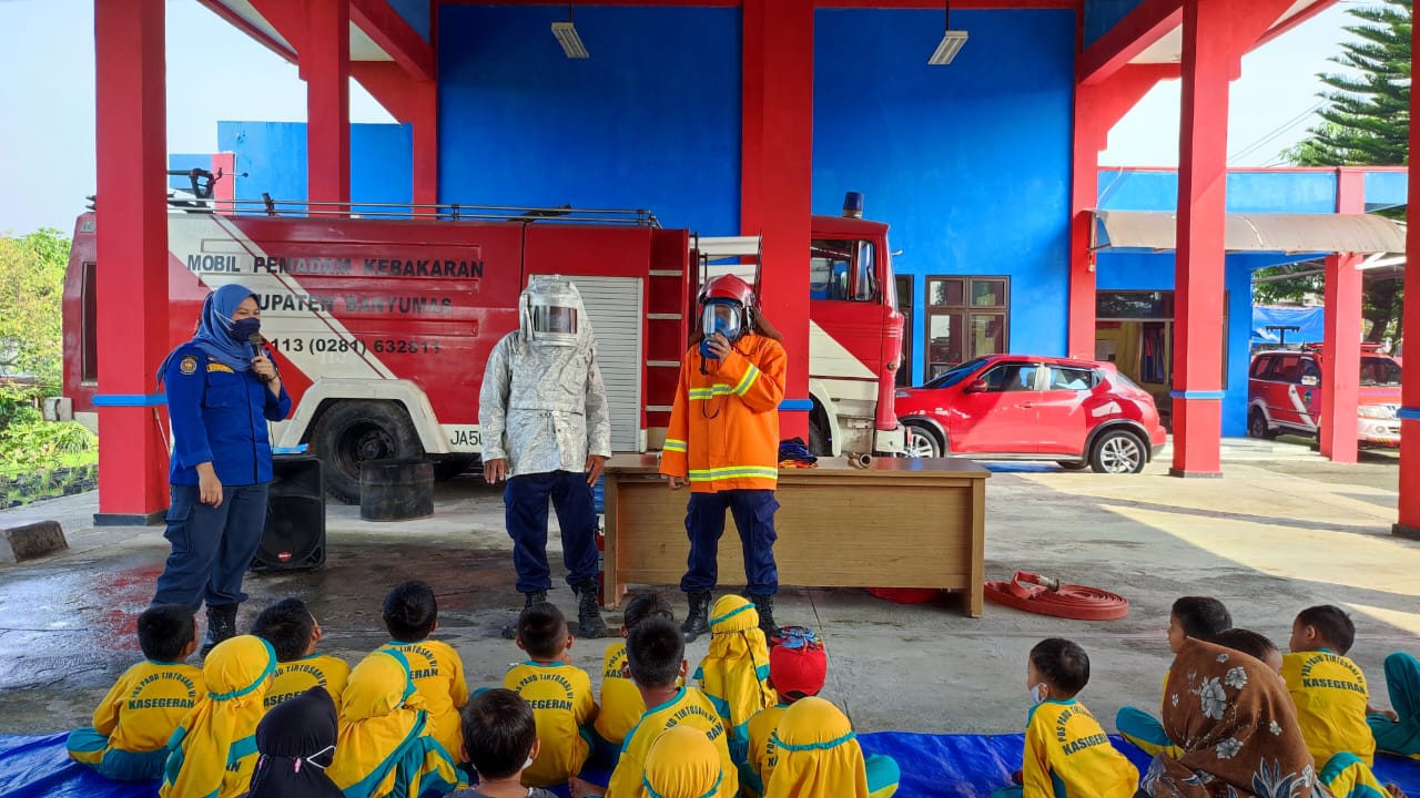 Kunjungan Belajar PAUD Tirtosari VI, Desa Kasegeran, Kecamatan Cilongok ke Mako Induk Damkar Banyumas