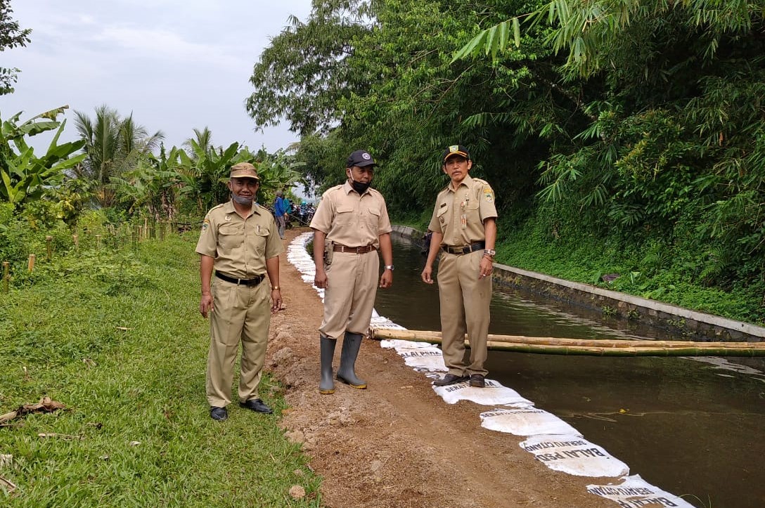 PERBAIKAN SALURAN INDUK DI BANJARAN 02