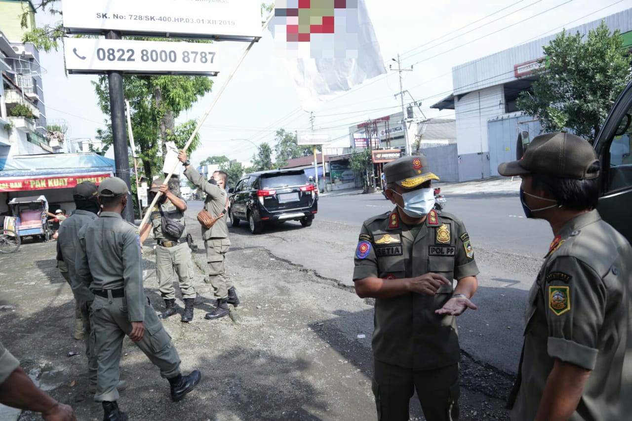 Penertiban Bendera Partai