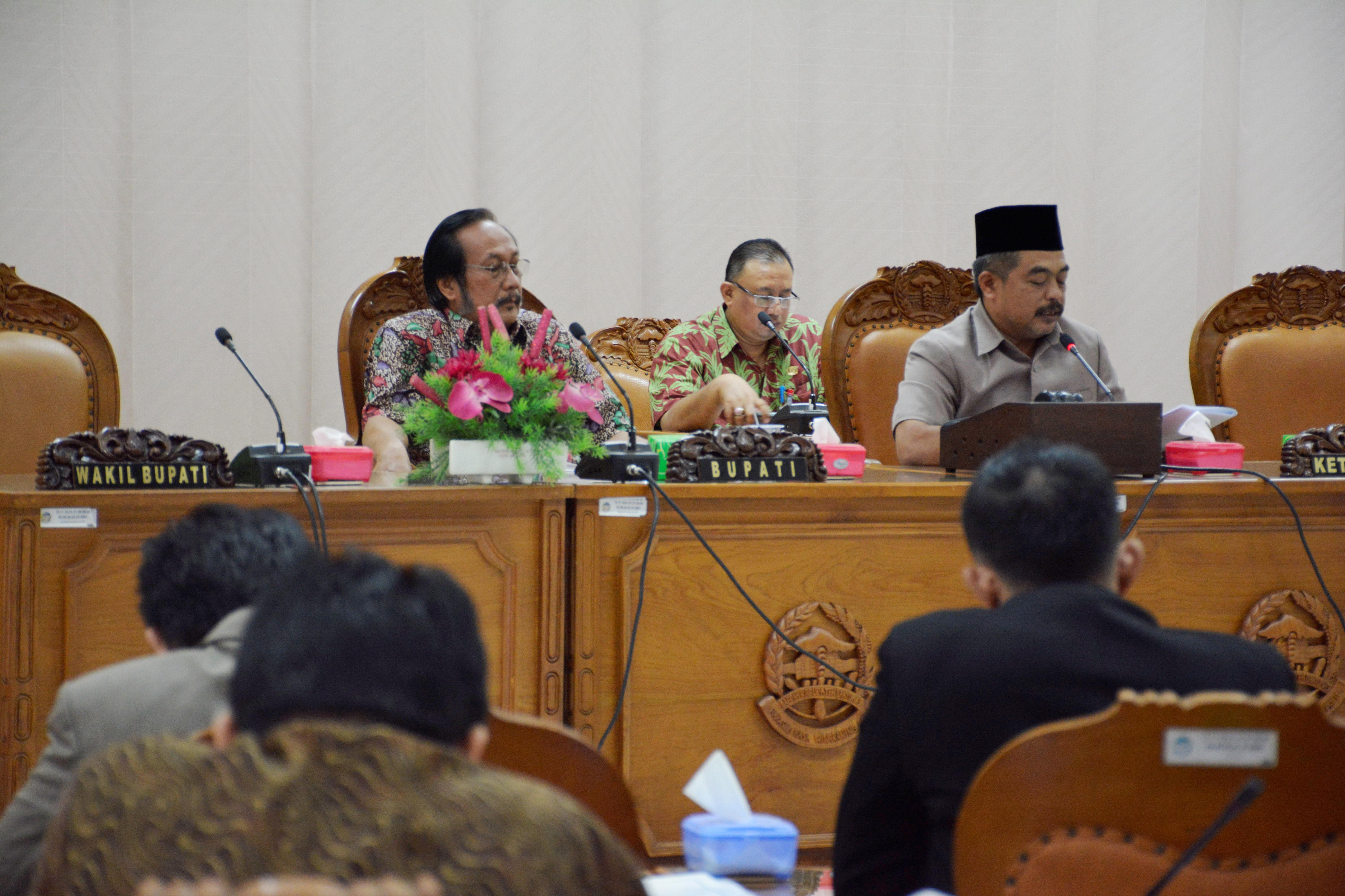 RAPAT PARIPURNA DPRD KABUPATEN BANYUMAS