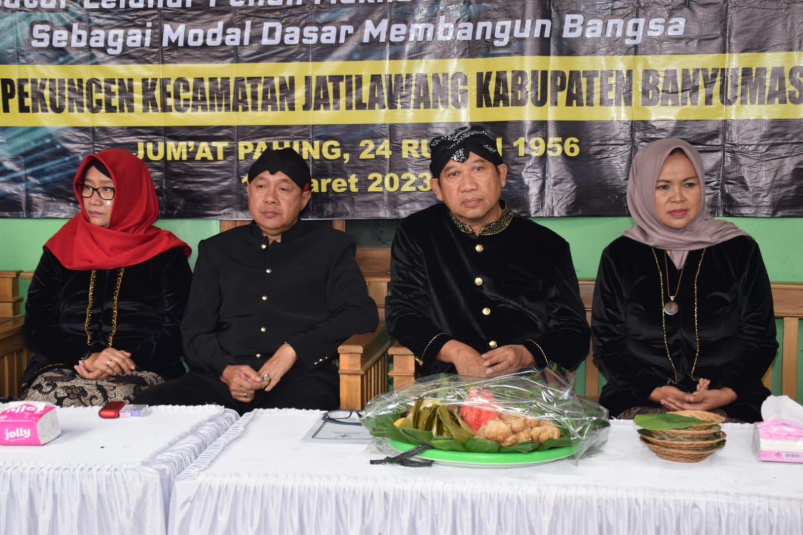 Saresehan Perlon anak putu Bonokeling desa Pekuncen Kecamatan Jatilawang tahun 2023 