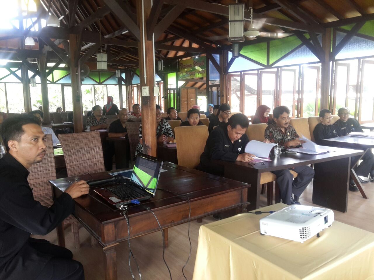 RAPAT KOORDINASI PEJABAT PENGELOLA INFORMASI DAN DOKUMENTASI