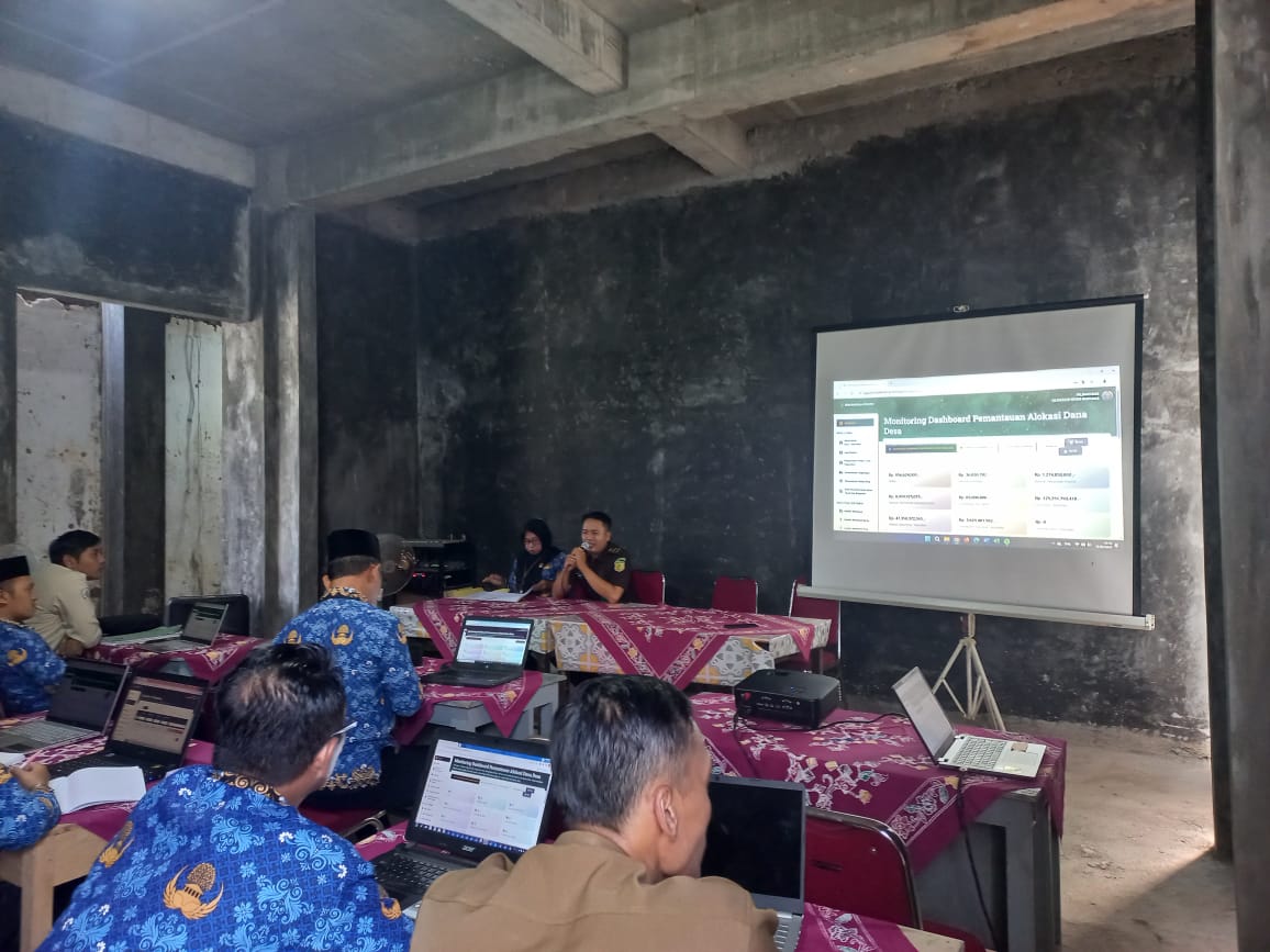 Penerangan Hukum Jaksa Garda Desa (JagaDesa) dan Pelatihan Real Time Monitoring Village Management Funding oleh Kejaksaan Banyumasi di Kecamatan Somagede Kabupaten Banyumas