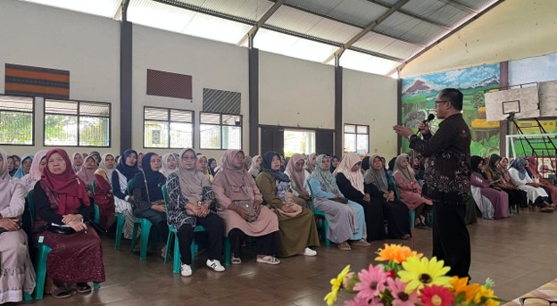 PEMBENTUKAN PENGURUS PAGUYUBAN ORANGTUA/WALI MURID SMP N 2 CILONGOK