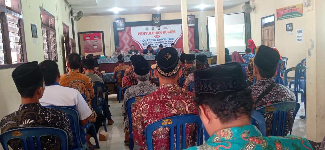 Penyuluhan hukum oleh Polresta Banyumas di Desa Ketanda