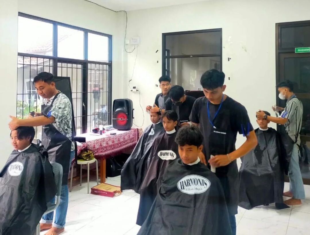 Pelatihan Pangkas Rambut di Kabupaten Banyumas Resmi Ditutup, 20 Peserta Siap Terjun ke Dunia Kerja