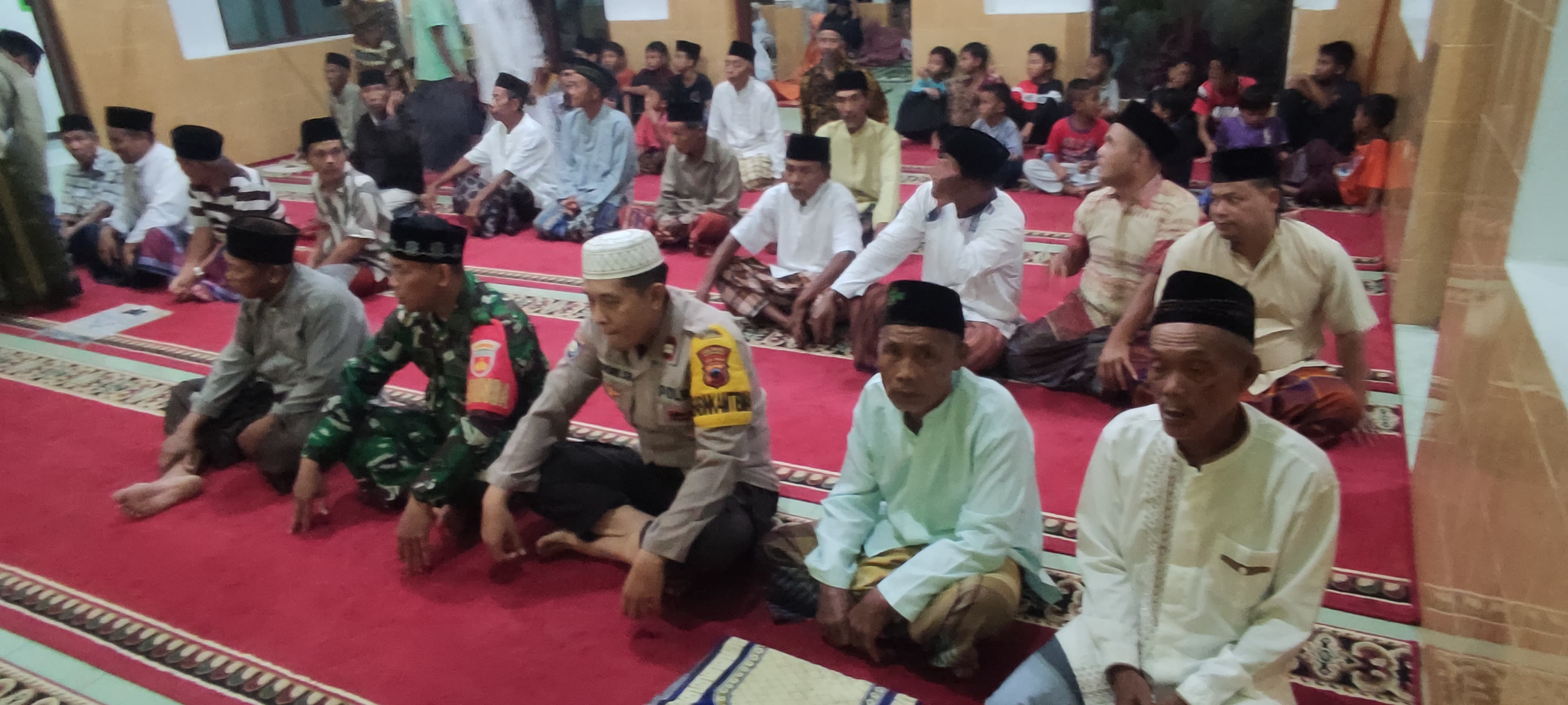 Tarawih Keliling LP2A  bersama BPD dan Pemdes Kebanggan