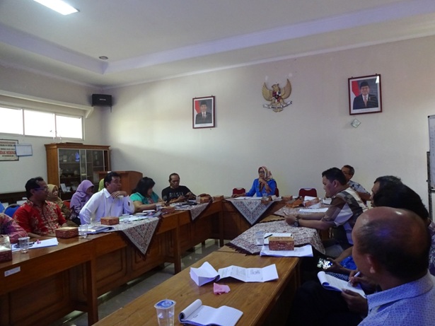 Rapat Pembahasan Standar Pelayanan DPMPPTSP Kabupaten Banyumas 