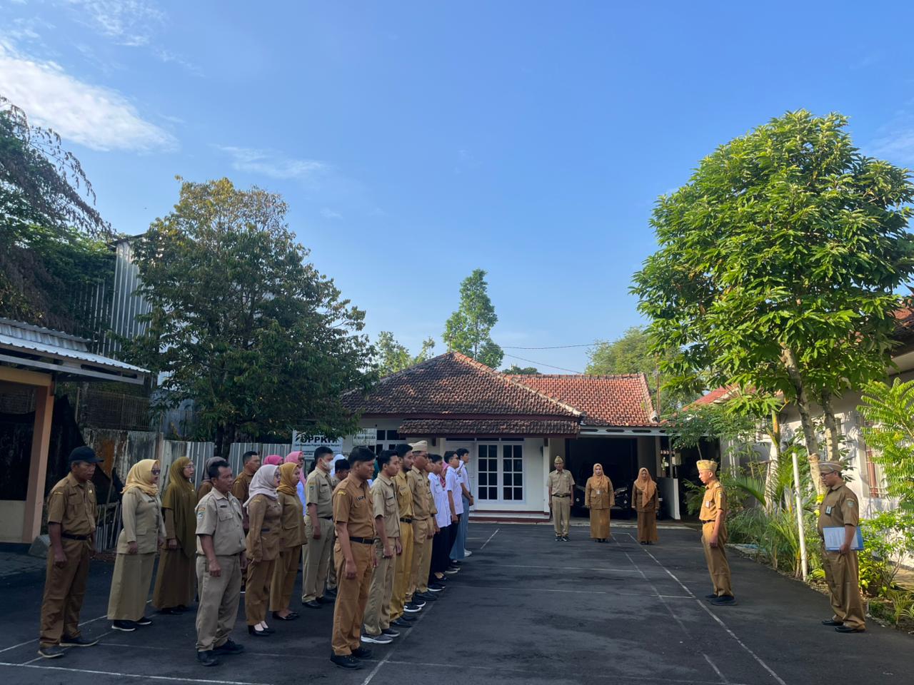 Apel Pagi Purwokerto Selatan: Camat Tekankan Disiplin, Sinergi, dan Komunikasi ASN