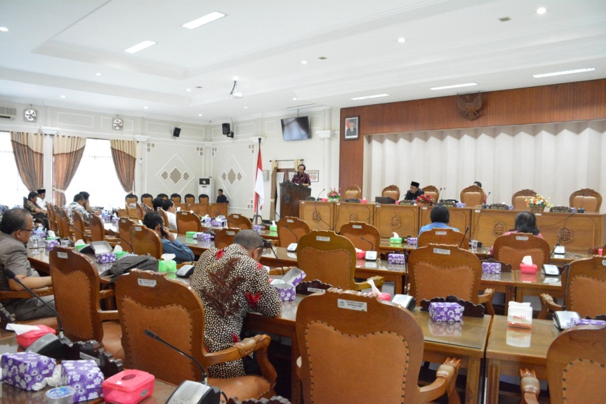 RAPAT PARIPURNA DPRD KABUPATEN BANYUMAS