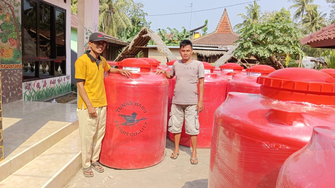 Pembagian Toren Untuk Kurangi Efek Kekeringan