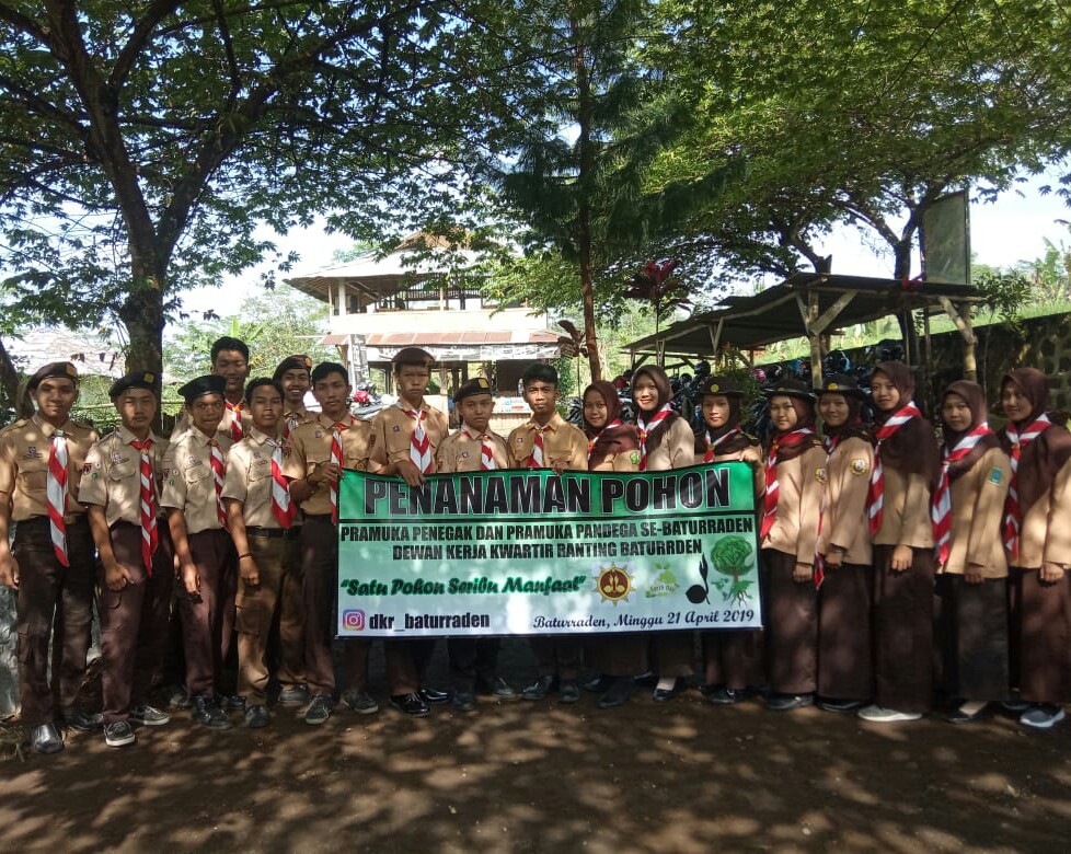 Peringati Hari Bumi, Pramuka Baturraden Tanam Pohon