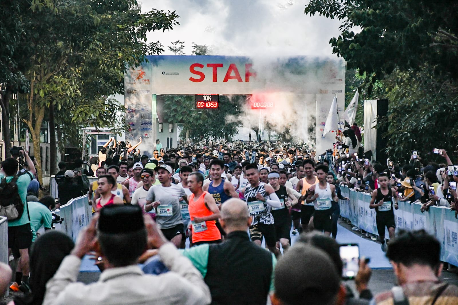 Bupati Banyumas dan Plt. Kepala Dinporabudpar Banyumas Ikuti QRIS Purwokerto Run 2026